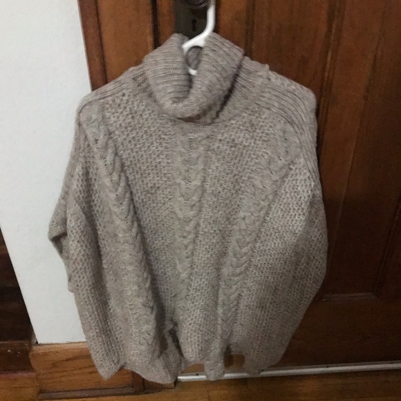 TJD sweater poncho cape. Like new! Size M - Picture 1 of 4